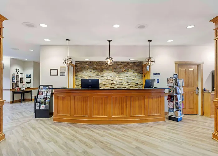 Best Western Plus Dutch Haus Inn And Suites
